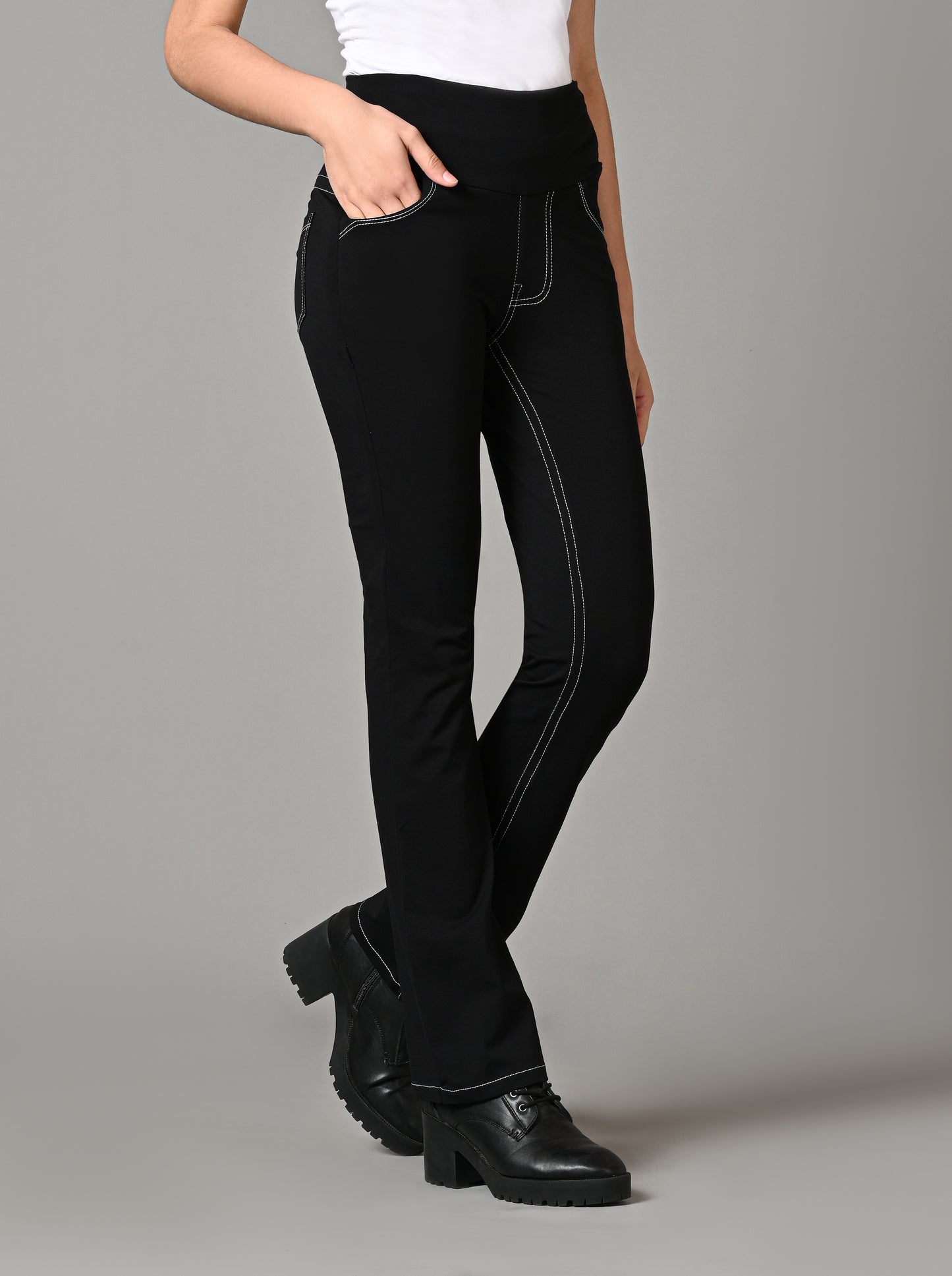 New Jeans - Stitch Solid Cotton Black Stretch Pants