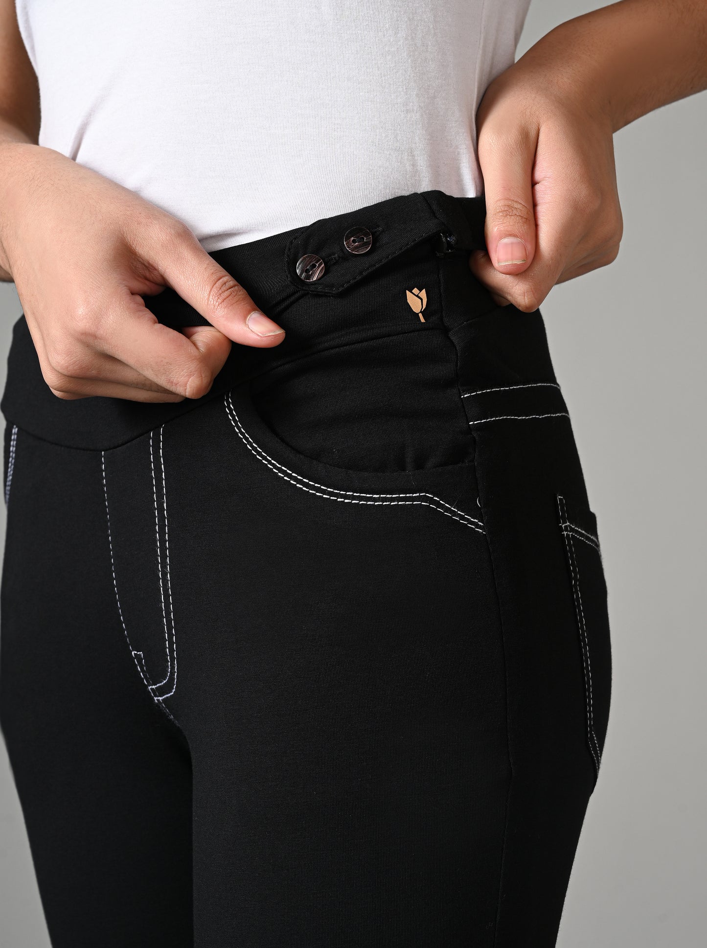 New Jeans - Stitch Solid Cotton Black Stretch Pants