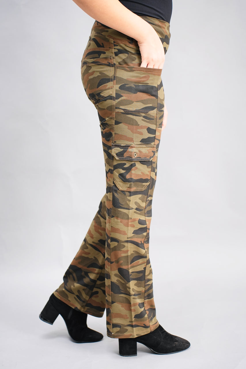 Loose Fit Khaki Defenders