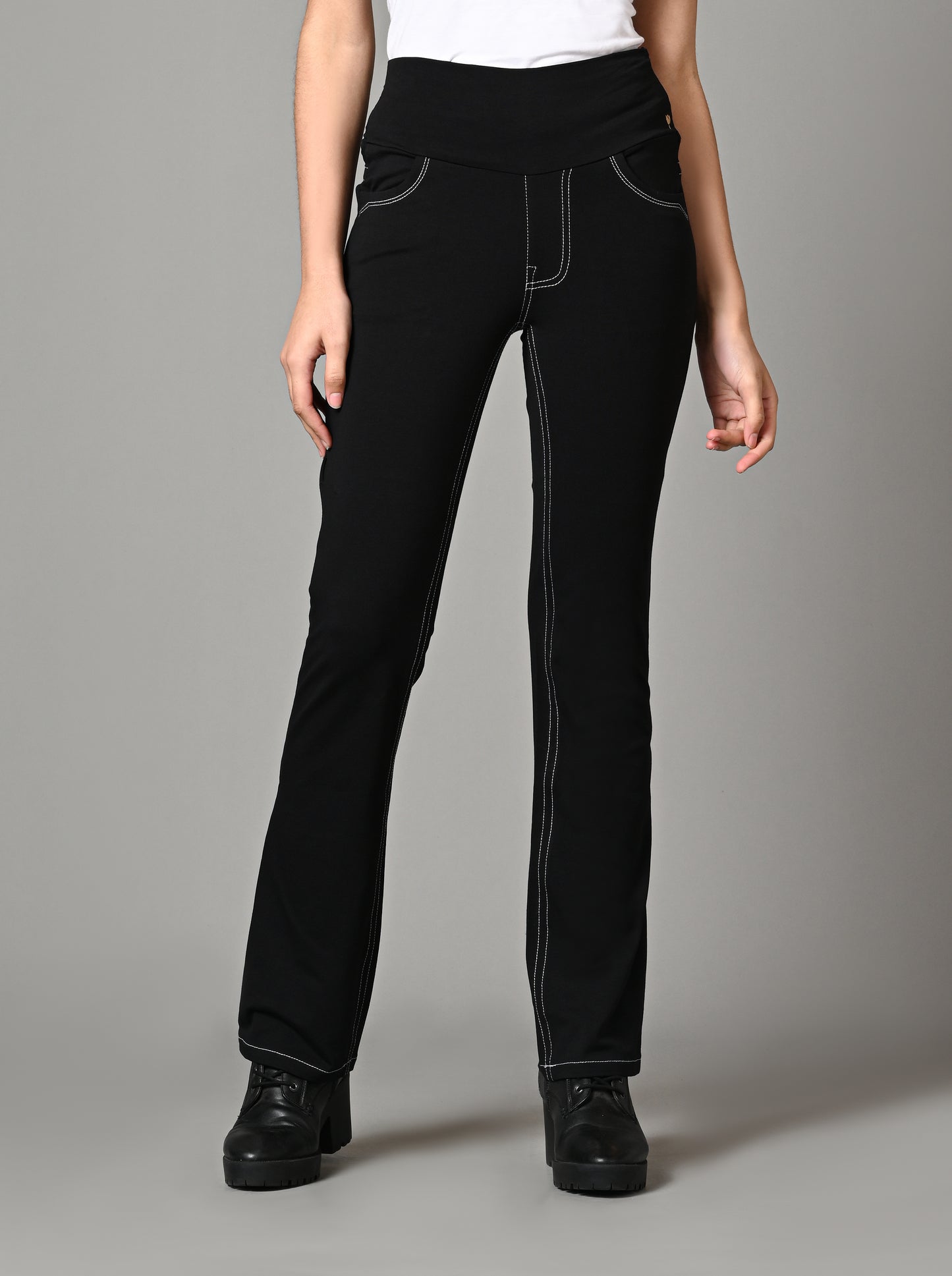 New Jeans - Stitch Solid Cotton Black Stretch Pants