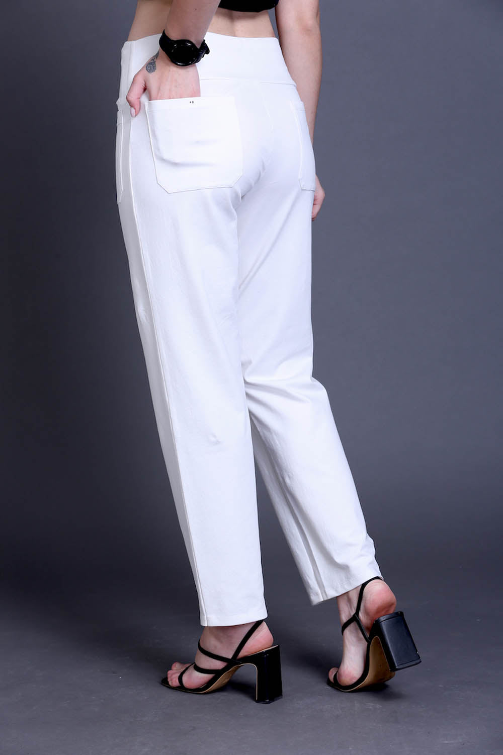 Wholesale Women White Box Pockets Straight Pants – Tradyl